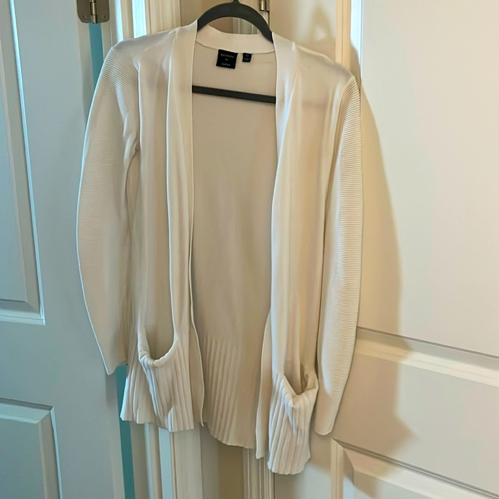 Devotion by Cyrus white cardigan size small